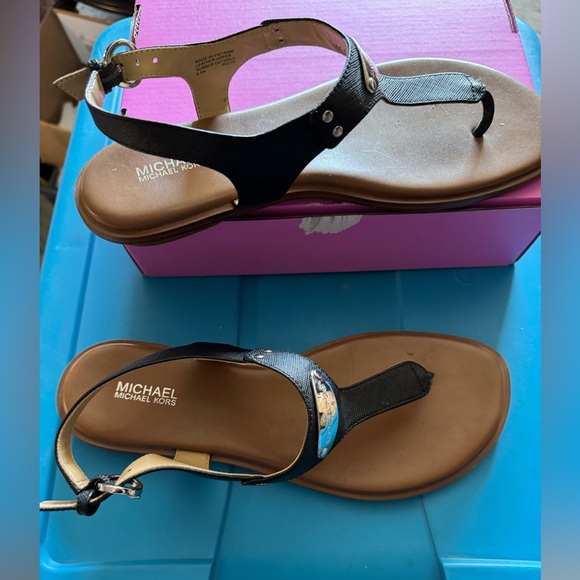 Michael Kors Black Sandals for Women, size 8.5 leather uppers - Picture 6 of 9